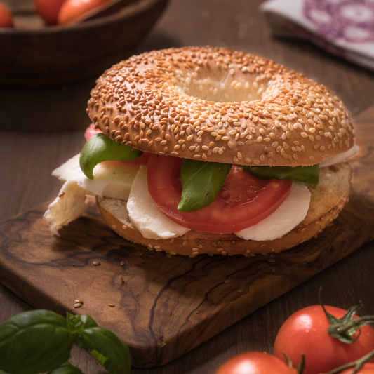 Mozzarella di bufala, tomates, huile d’olive, basilic.