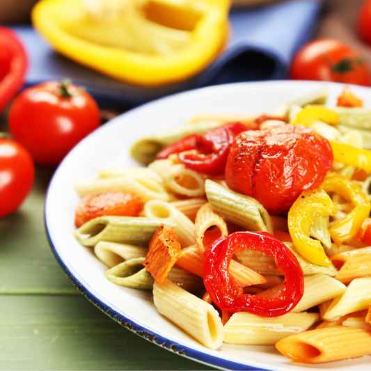 Salade de mini penne, poulet, parmesan & légumes grillés
