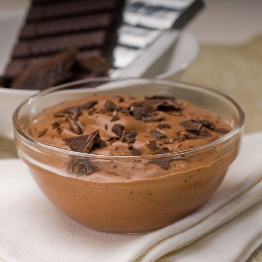Mousse au chocolat noir, copeaux de chocolat