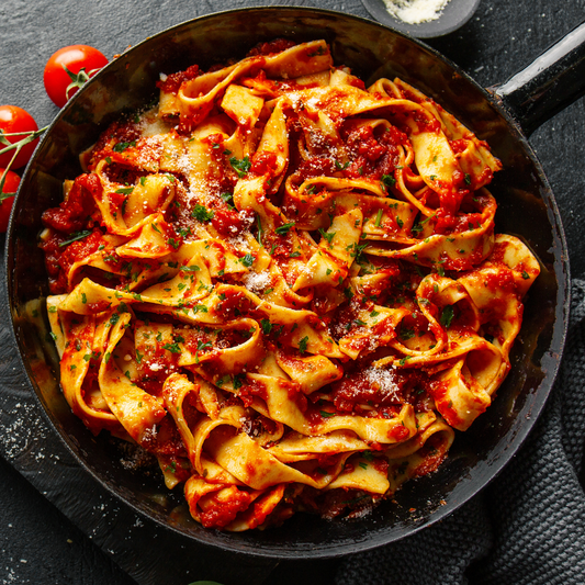Tagliatelles fraîches, sauce tomates, aubergines