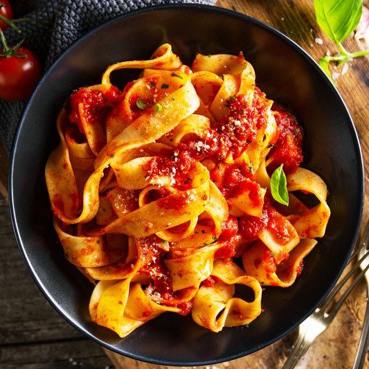 Tagliatelles fraîches, sauce tomates, aubergines